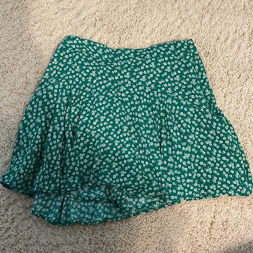 Hollister flowy skirt